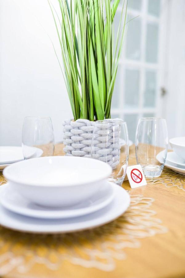 Beautiful 2 Bedroom House - Free Parking - Lt House เลสเตอร์ ภายนอก รูปภาพ
