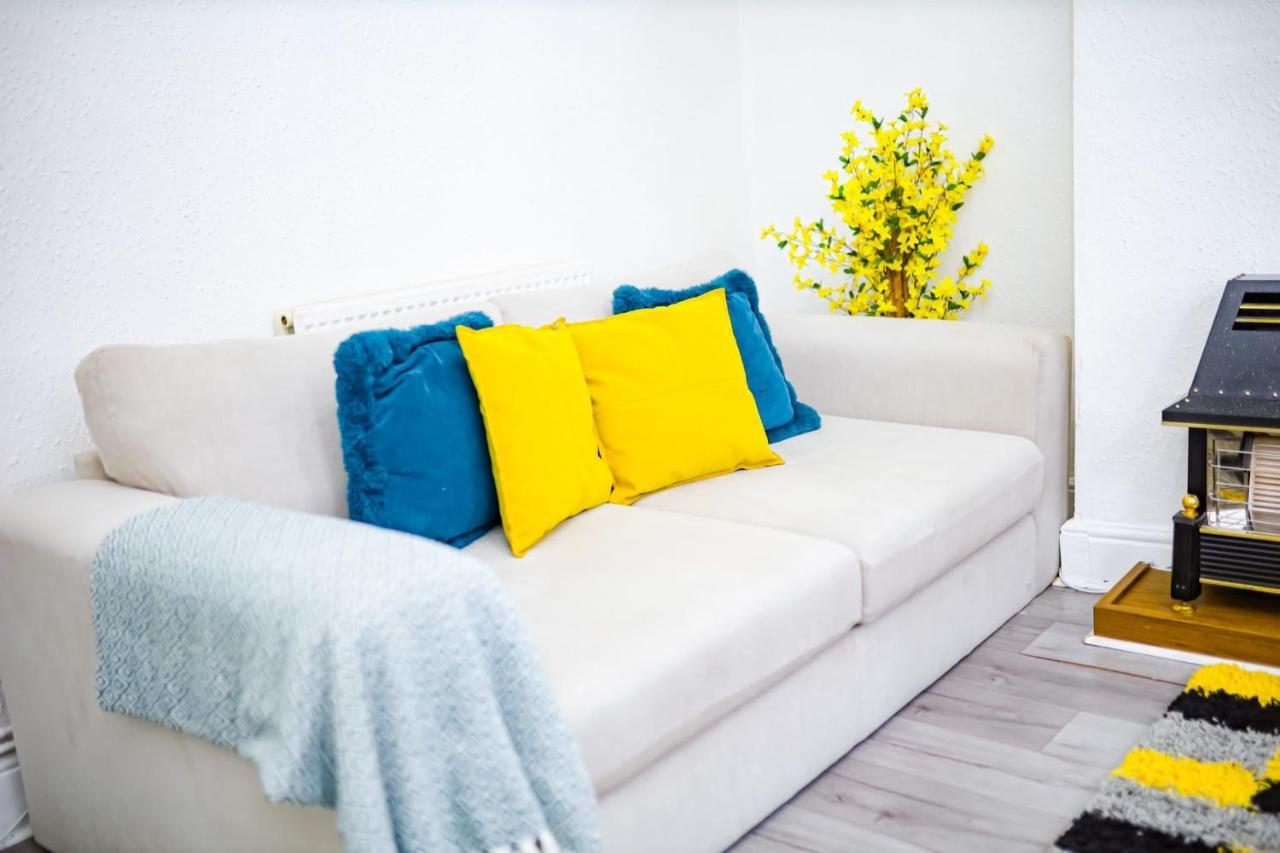 Beautiful 2 Bedroom House - Free Parking - Lt House เลสเตอร์ ภายนอก รูปภาพ