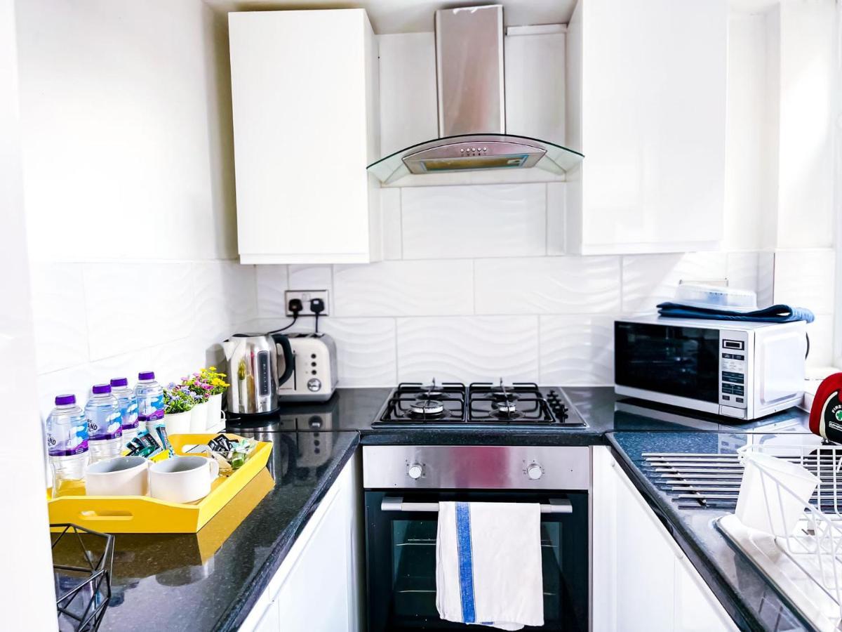 Beautiful 2 Bedroom House - Free Parking - Lt House เลสเตอร์ ภายนอก รูปภาพ